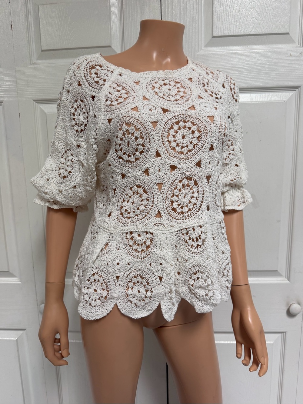 Solitaire White Crochet Lace Tunic Top Women’s Size S